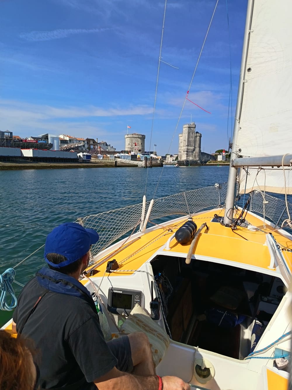 Mer, amour et soleil: une journée riche en émotions à bord d'un voilier 4