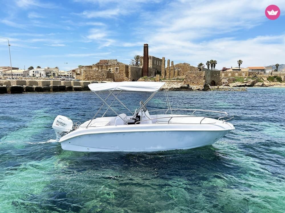 Excursion privée en bateau avec skipper depuis Avola 2
