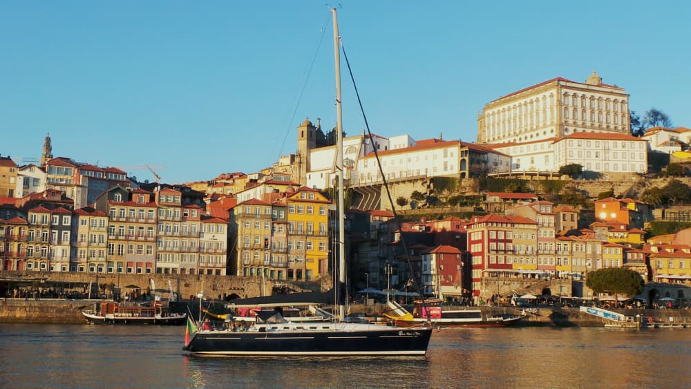 Découvrez Porto en voilier pendant une journée complète. 2