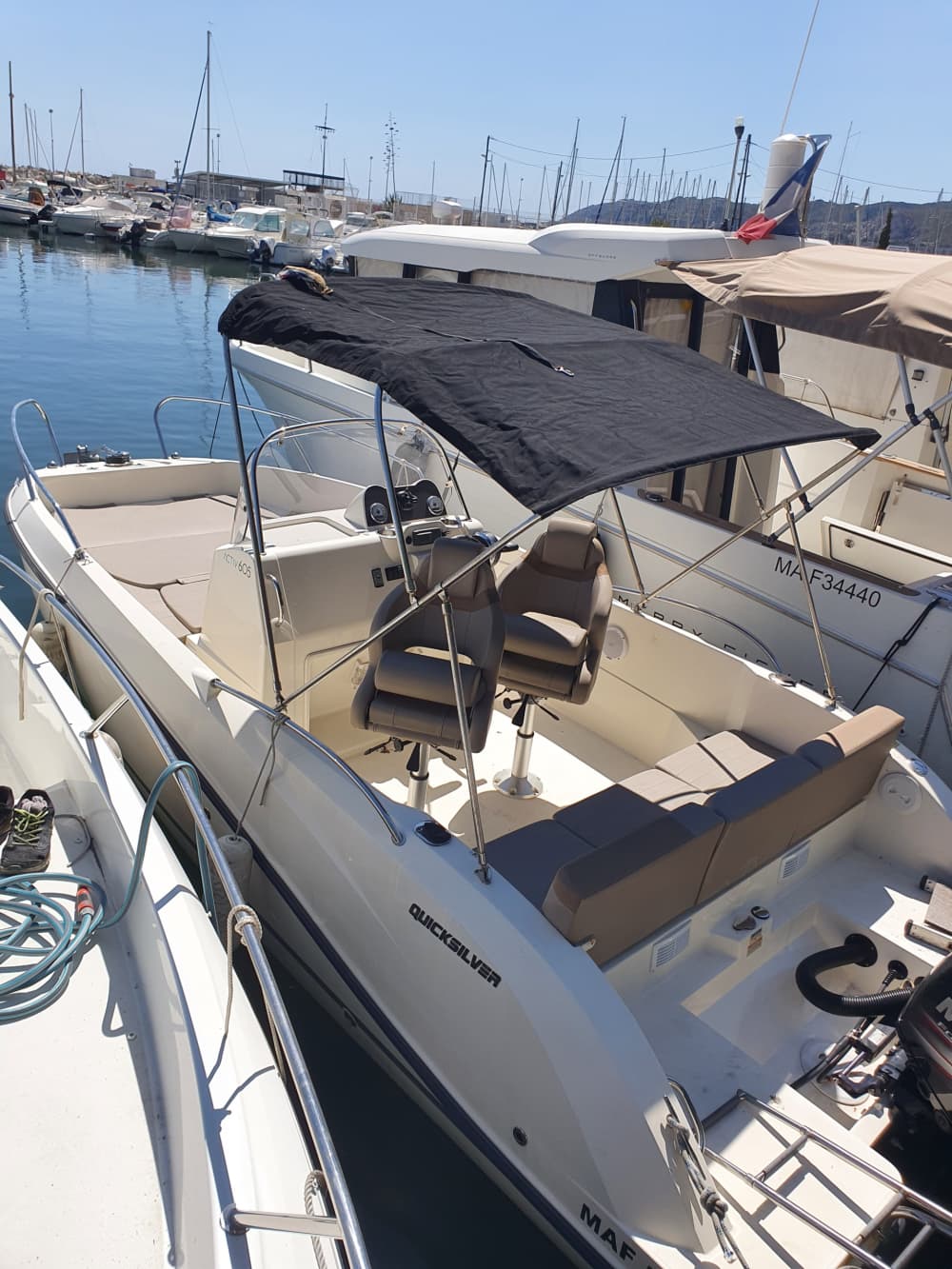 Découvrez Marseille comme jamais auparavant à bord d'un bateau à moteur 5