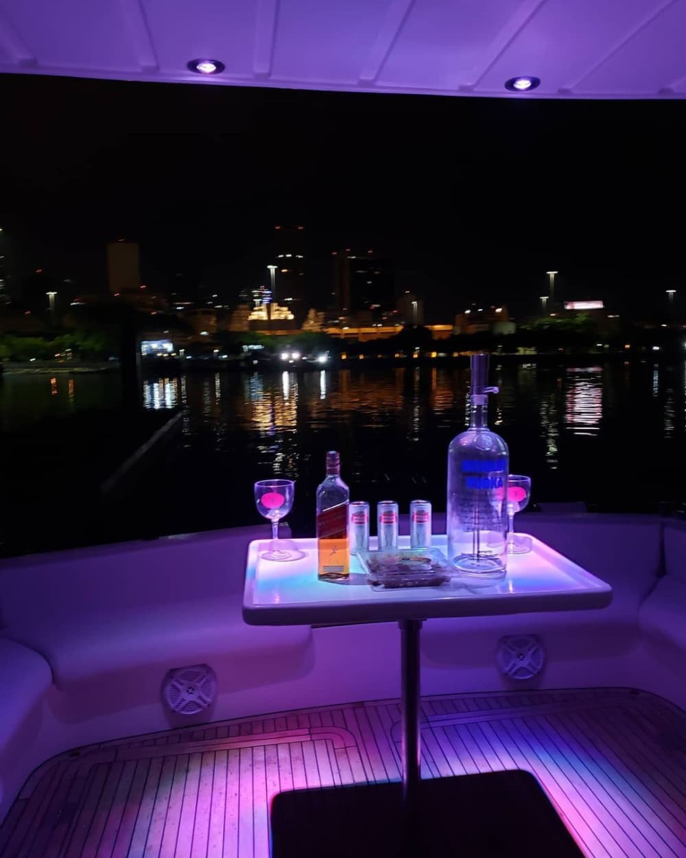 Commencez vos vacances par 4 heures de plaisir sur un bateau à moteur 6