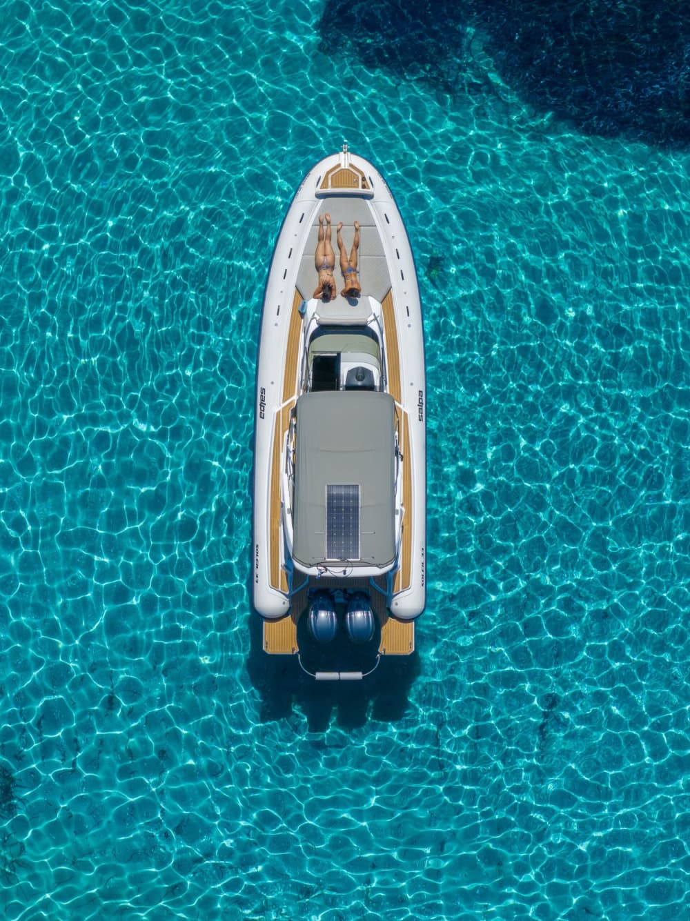 Profitez de 7 heures de navigation à moteur à Skiathos