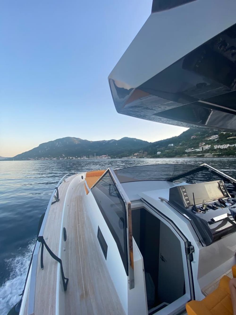 Découvrez Corfou en 8h: une expérience de yacht à moteur haut de gamme 6