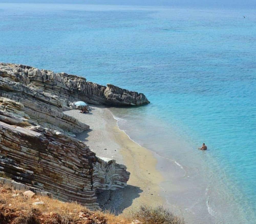 Découverte de Sarandë en demi-journée : Votre courte escapade en bateau à moteur 5