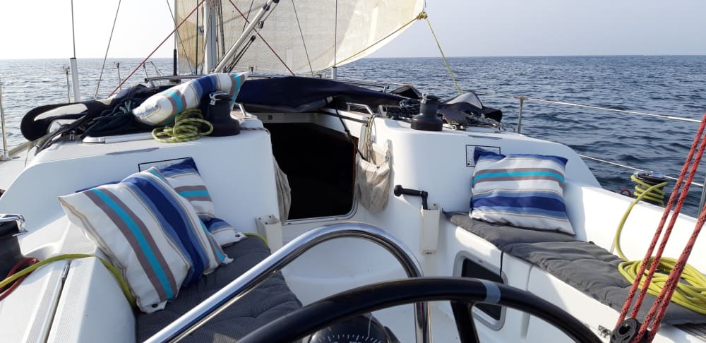 Mer, amour et soleil: une journée riche en émotions sur un voilier 2