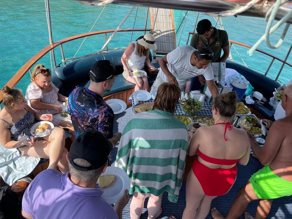 Découvrez Paphos: une demi-journée de pur bonheur en goélette 3