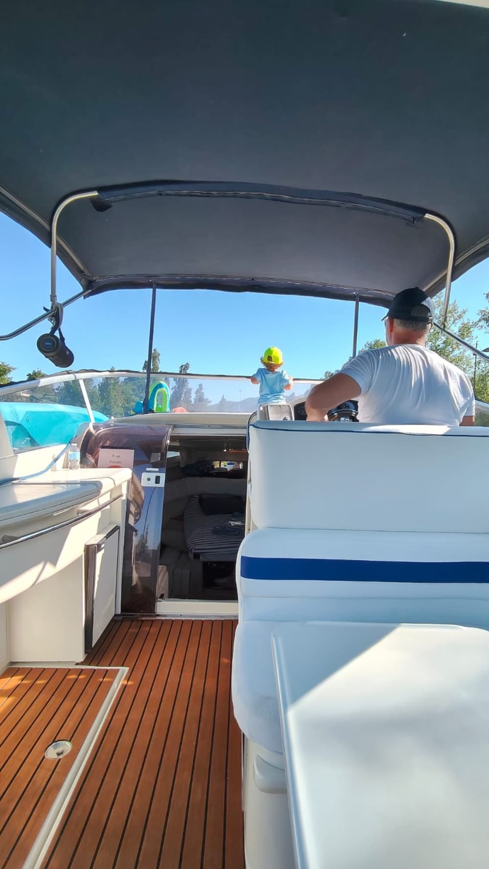 Découvrez Mandelieu-La Napoule en une demi-journée: Louez un bateau à moteur pendant 3h 6h ou 8h 6
