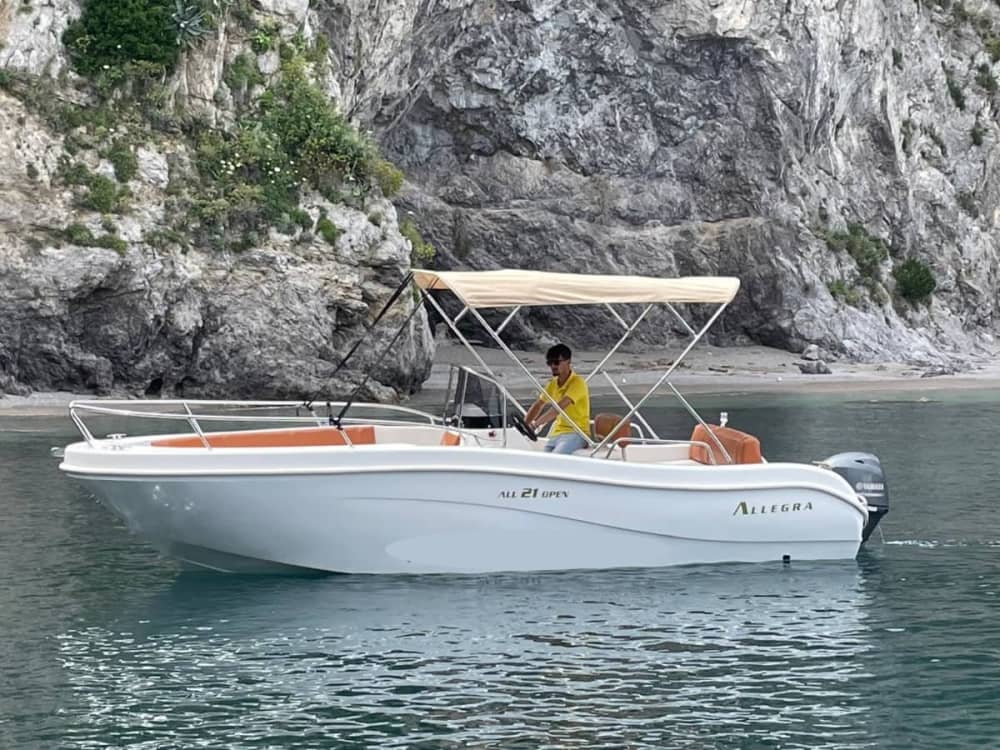 Amalfi et Positano par la mer : excursion en bateau privé 3