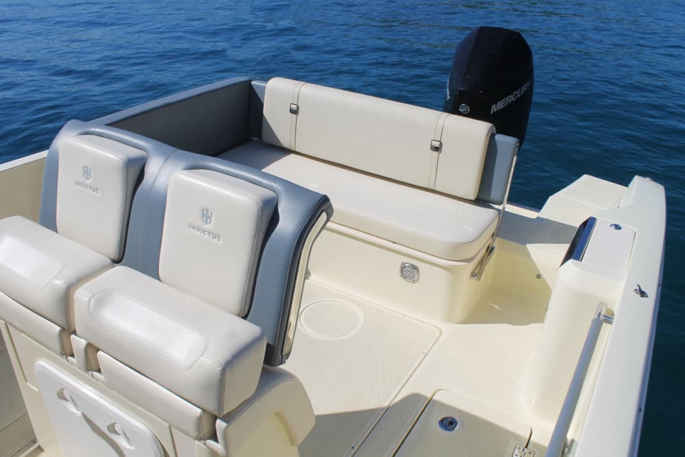 Profitez du soleil lors d'une excursion en bateau de 8 heures à Palamós. 3