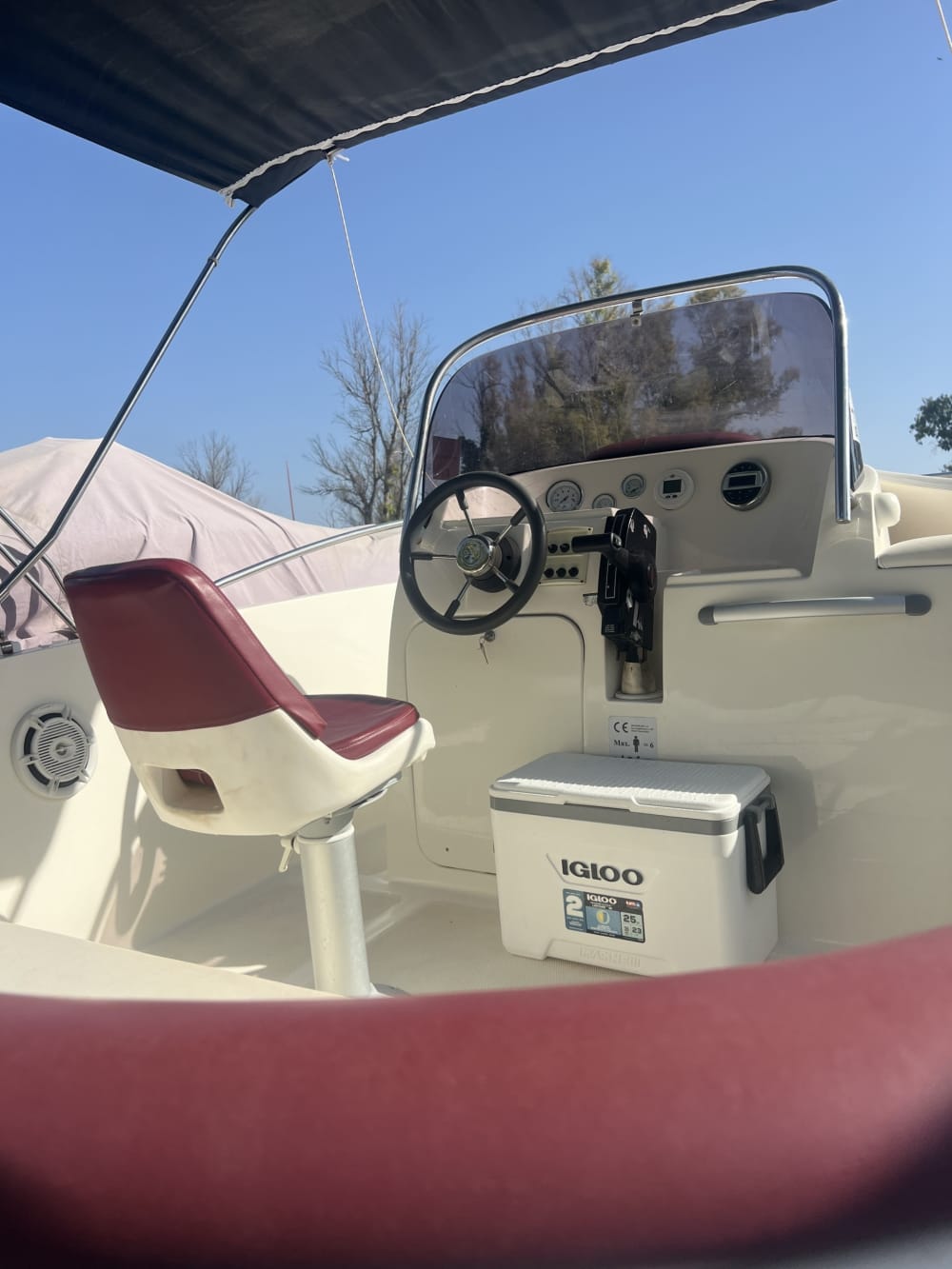 Découvrez Syracuse en bateau à moteur pendant 9 heures 4