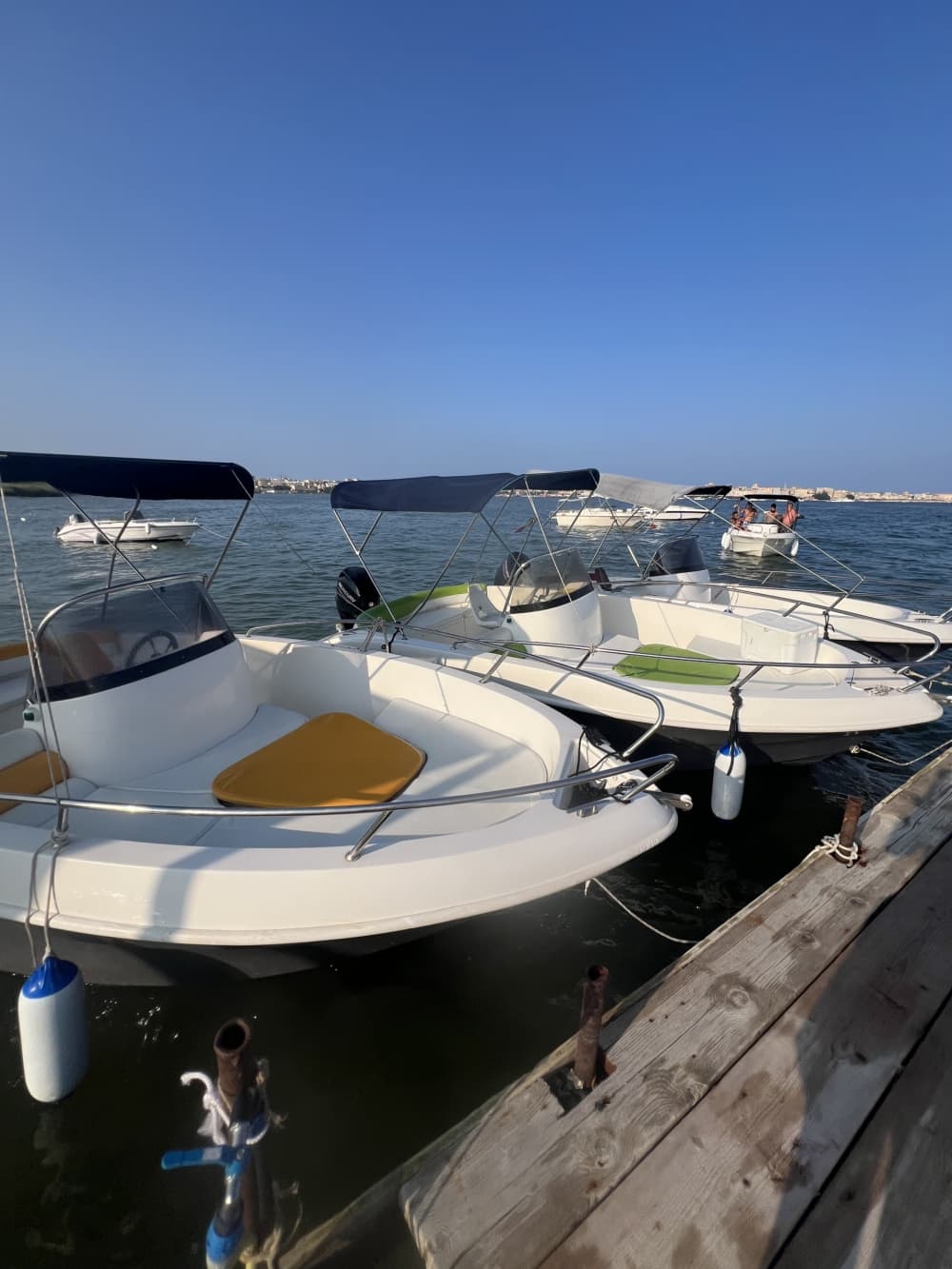 Découvrez Syracuse en bateau à moteur pendant 9 heures 3