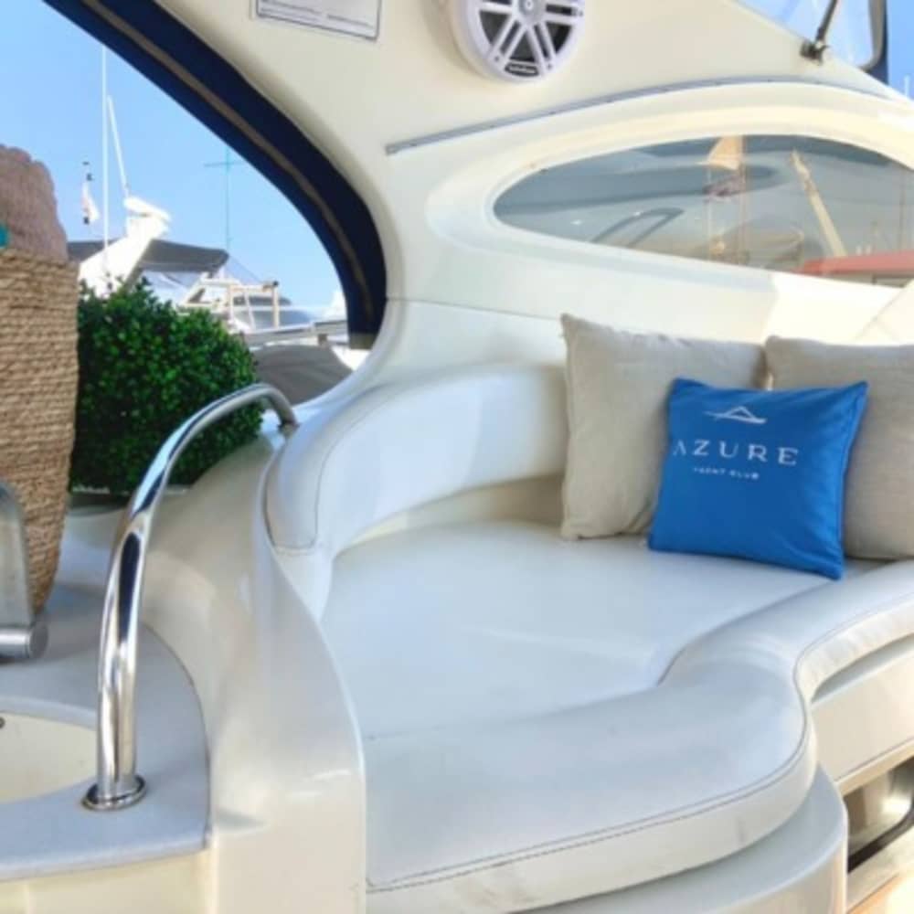Excursion en bateau à moteur d'une demi-journée à Ayia Napa 4