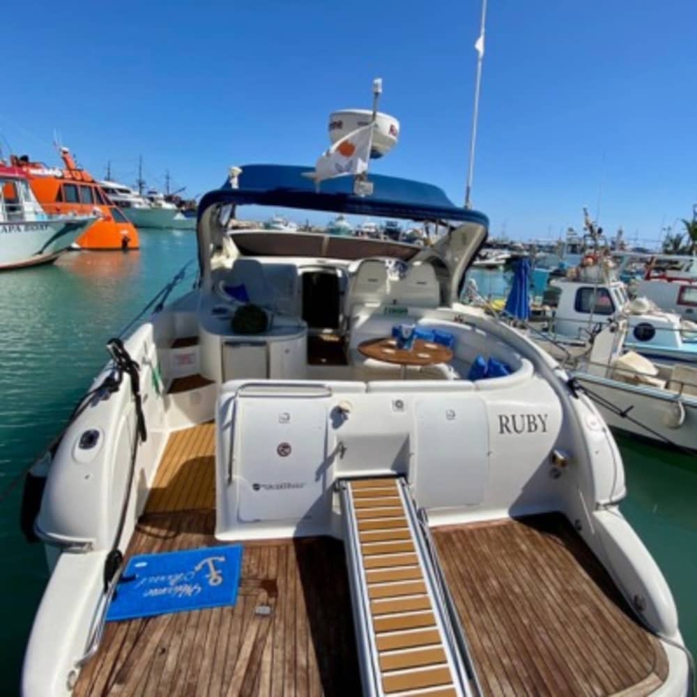 Excursion en bateau à moteur d'une demi-journée à Ayia Napa 3