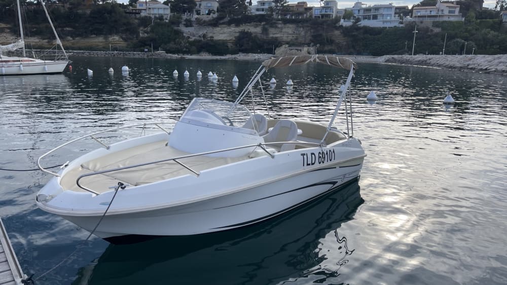 Une journée magique à Marseille en bateau à moteur 2