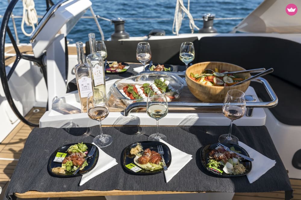 Croisière privée d’exception – Savourez le meilleur du Golfe de Saint-Tropez jusqu’au coucher du soleil