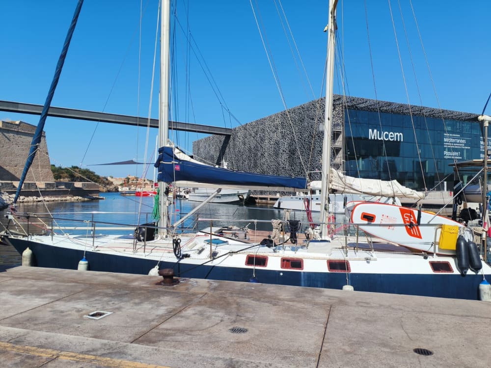 Journée d'initiation à la voile dans les Calanques avec arrêts baignades. 4