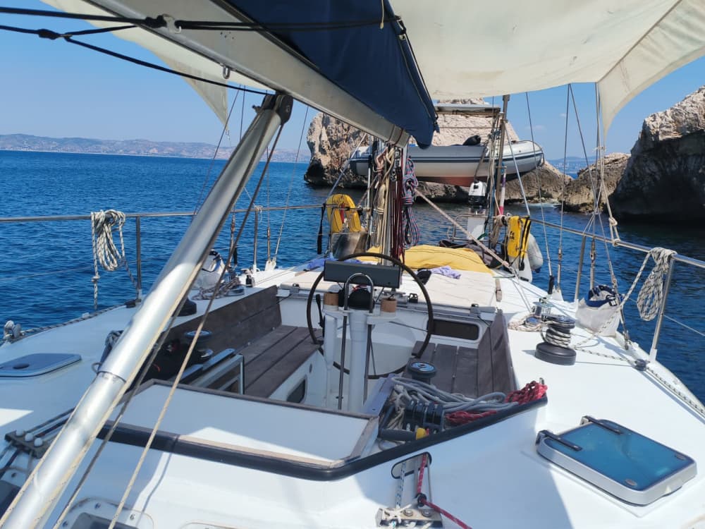 Journée d'initiation à la voile dans les Calanques avec arrêts baignades. 5