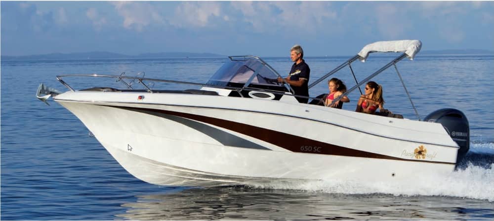 Profitez de 9 heures de balade en bateau à moteur à Hyères 2