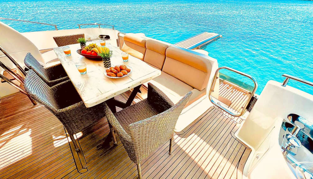 Croisière privée d'une journée sur la côte sud ou à Délos et Rhenia (Azimut 58 pieds) 4
