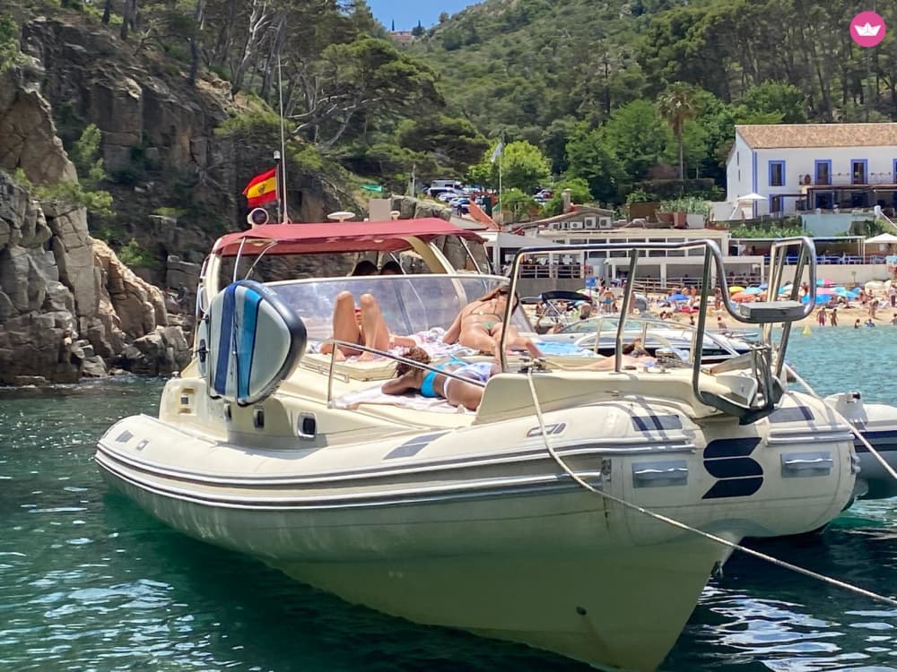 Excursion d'une journée complète en bateau sur la Costa Brava au départ d'Aiguablava