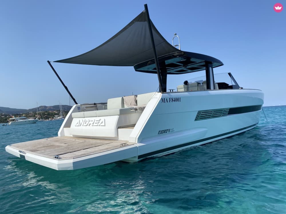 Embarcation d'Exception à Porto-Vecchio: Détente Exclusive 2