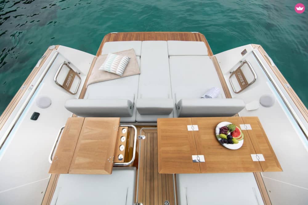 Embarcation d'Exception à Porto-Vecchio: Détente Exclusive 3