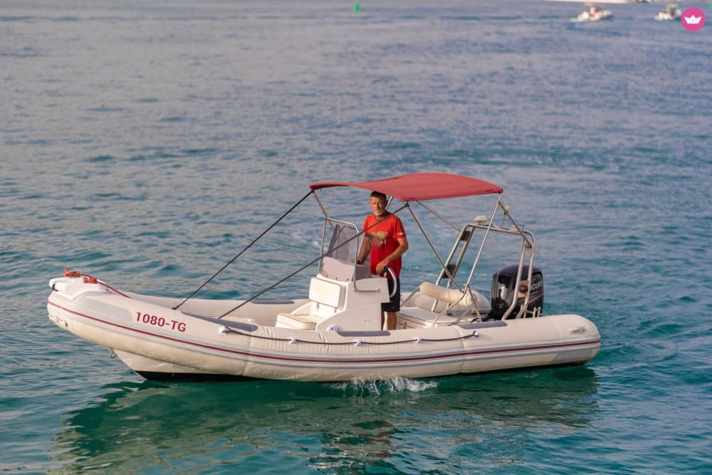 Découvrez Trogir en bateau à moteur pendant 9 heures 3