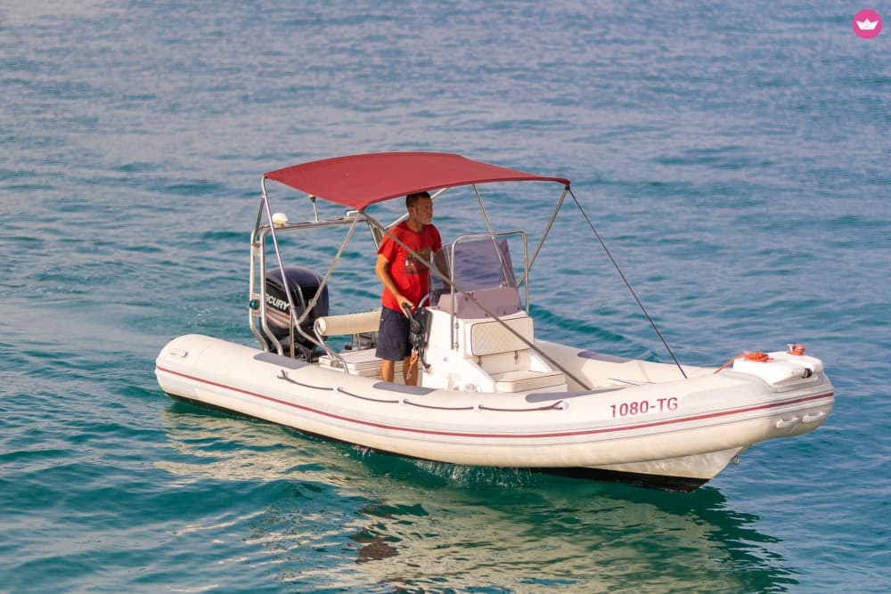 Découvrez Trogir en bateau à moteur pendant 9 heures 2