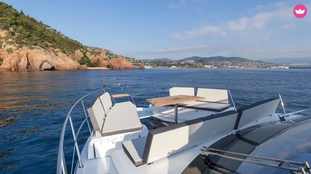 Journée en Yacht Privé à Saint-Tropez au départ de Cannes 3