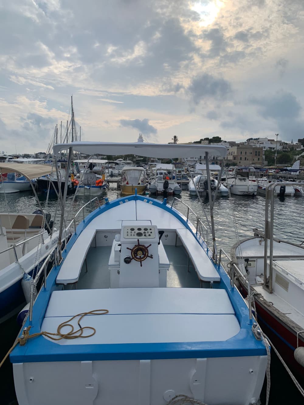 4h45 à Santa Maria di Leuca : Louez un bateau à moteur et profitez-en
