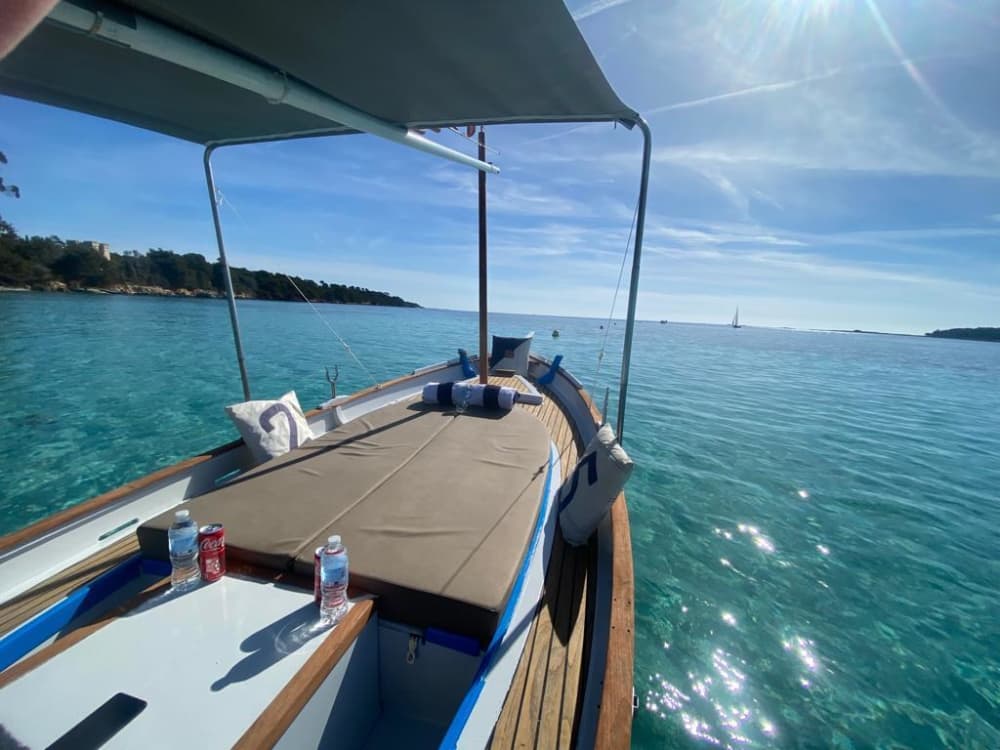 Profitez d'une journée complète en bateau à moteur à Juan-les-Pins. 2