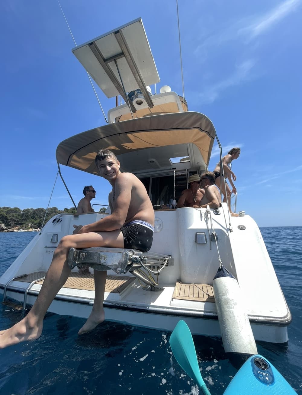 Découvrez Cannes: une demi-journée de pur bonheur en bateau à moteur 4