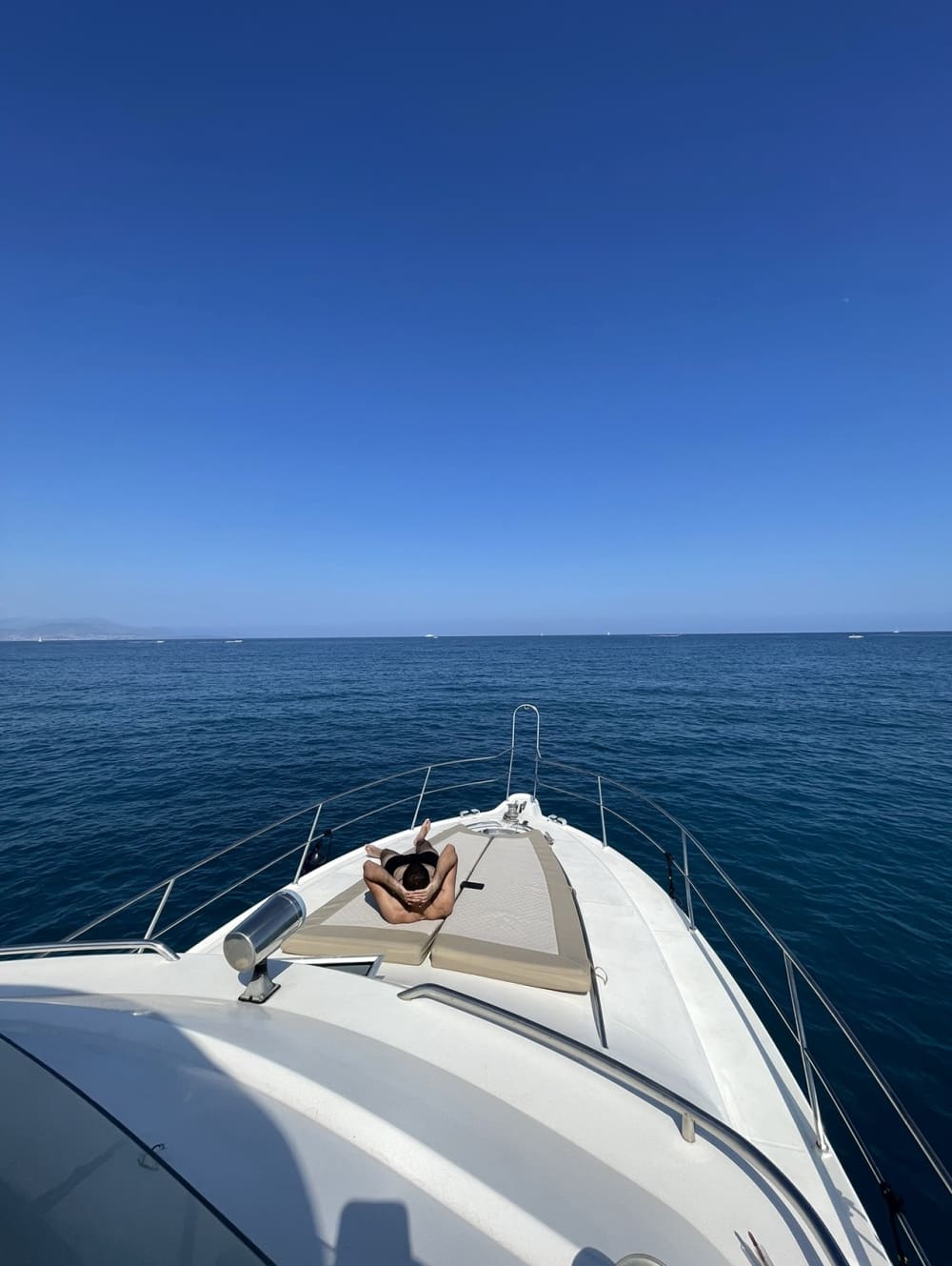 Découvrez Cannes: une demi-journée de pur bonheur en bateau à moteur 3
