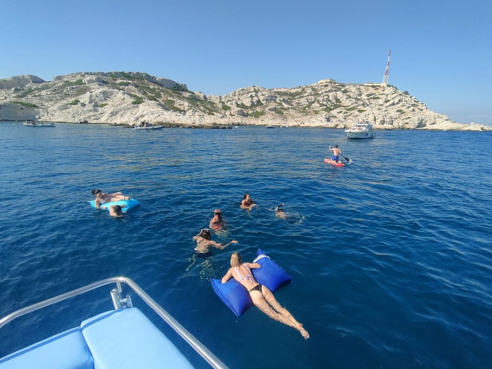 Explorez Marseille en bateau: une journée complète sur l'eau à bord d'un bateau à moteur 4