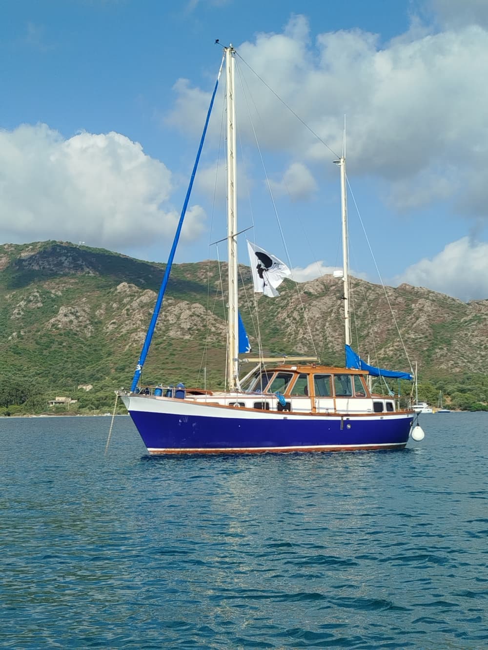Découvrez Saint-Florent lors d'une excursion en voilier d'une journée. 2