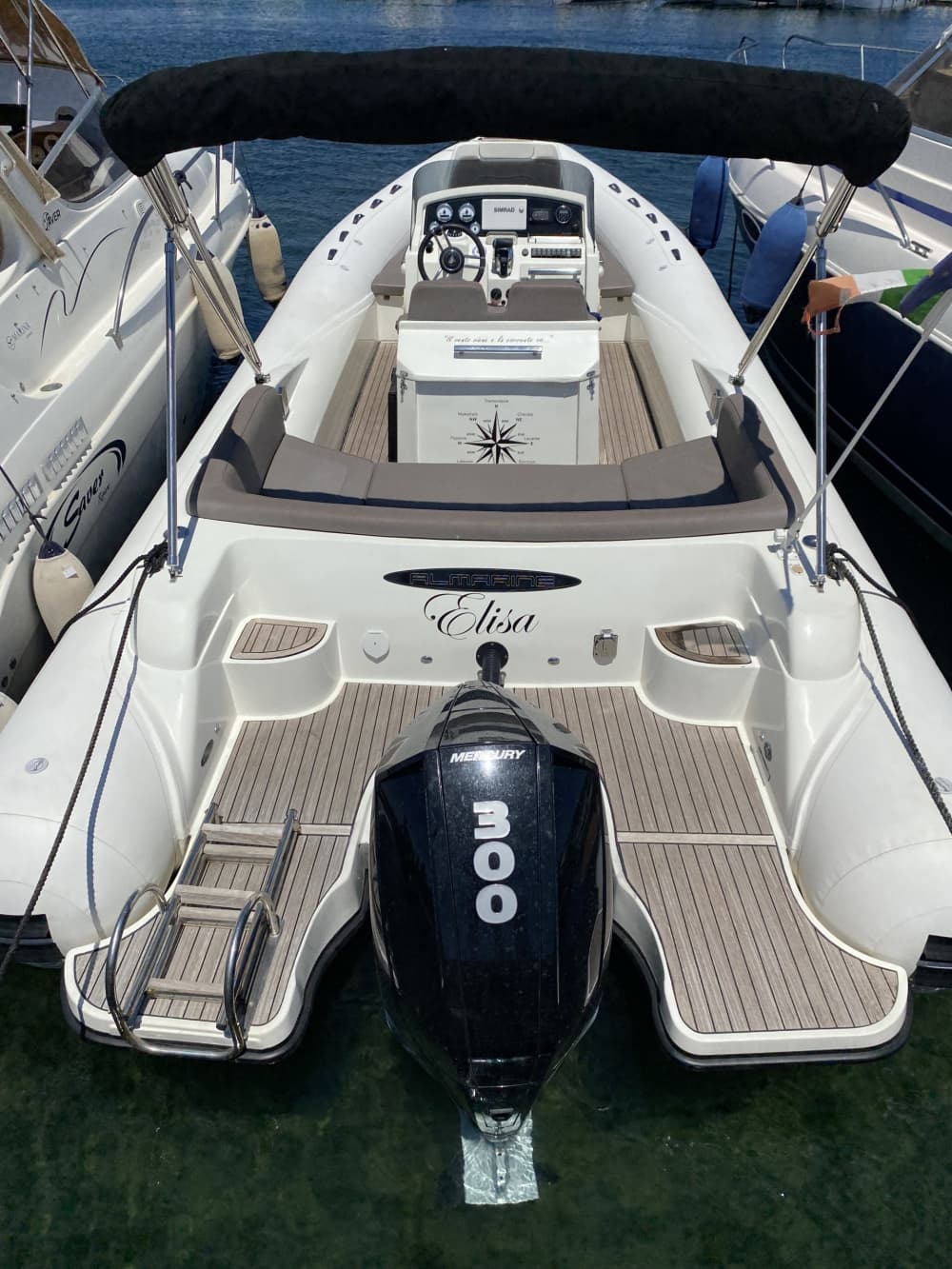 Découvrez Brucoli: une journée entière de soleil sur un bateau à moteur