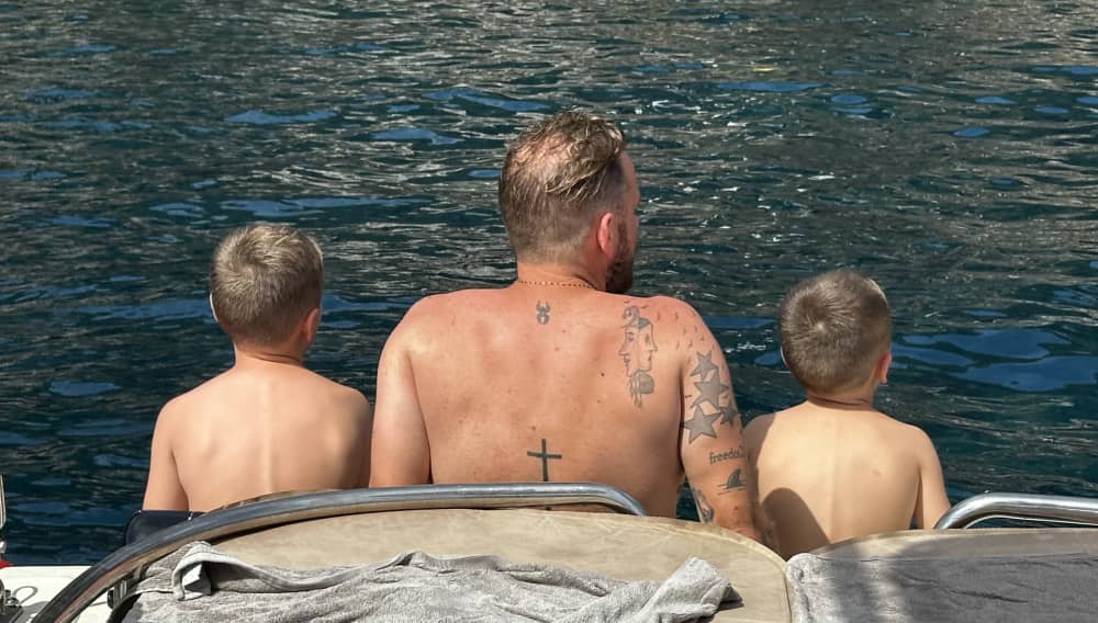 Évasion Nautique: Activitées tractées et visites à Bord du Sillinger 900XL à Saint-Tropez 5