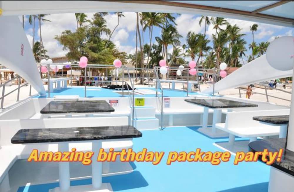Profitez d'une journée complète de navigation à Punta Cana en catamaran. 6
