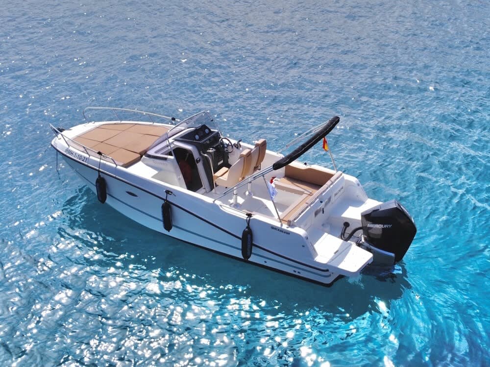Découvrez le Lagon Bleu et une journée de croisière de luxe à Šolta 4