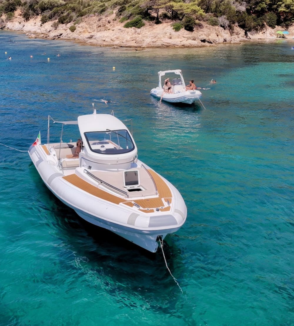 4 heures pour explorer Porto Cervo en bateau à moteur 5