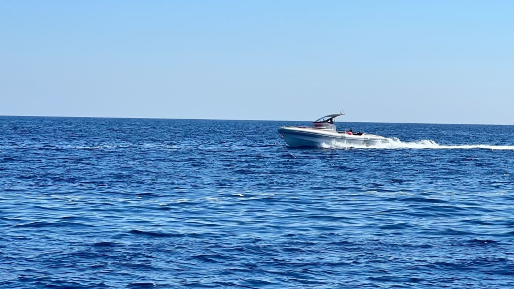 4 heures pour explorer Porto Cervo en bateau à moteur 3