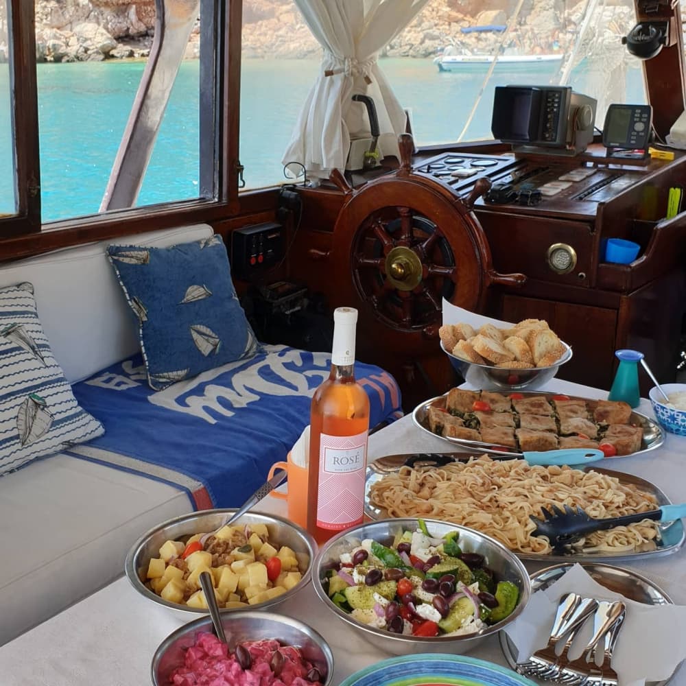 Une croisière sur mesure à Paros: une journée magique à bord d'une goélette 5