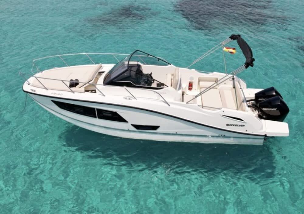 Découvrez les plages d'Alicante en 4 heures : louez votre bateau avec skipper et carburant inclus, et profitez de la mer lors d'une expérience inoubliable sans vous soucier de rien. 3