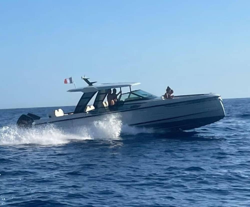 Une journée autour de Marseille: Profitez de 9 heures de découverte en bateau à moteur