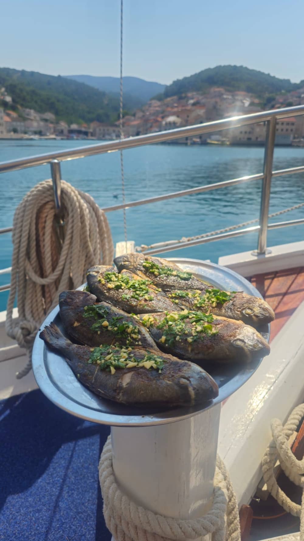 Excursion d'île en île à Brač: Une journée exclusive à bord d'une goélette - tout inclus! 5