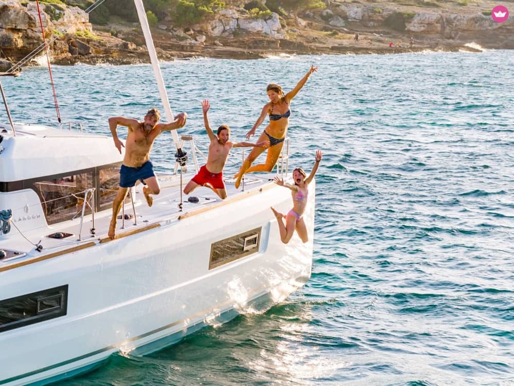 Croisière d'une journée à Milos (Lagoon 450F)