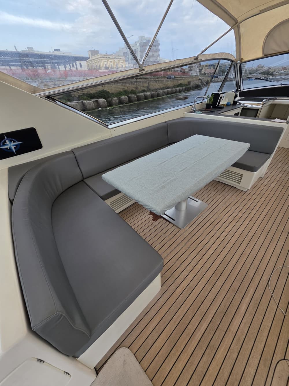 Escapade de luxe sur mesure – Expérience événementielle exclusive Yacht Cheetah 5