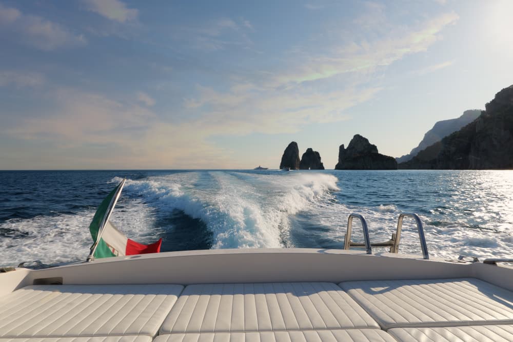 Croisière de luxe d'une journée à Capri au départ de Sorrente – Les Faraglioni, grottes et criques exclusives 2