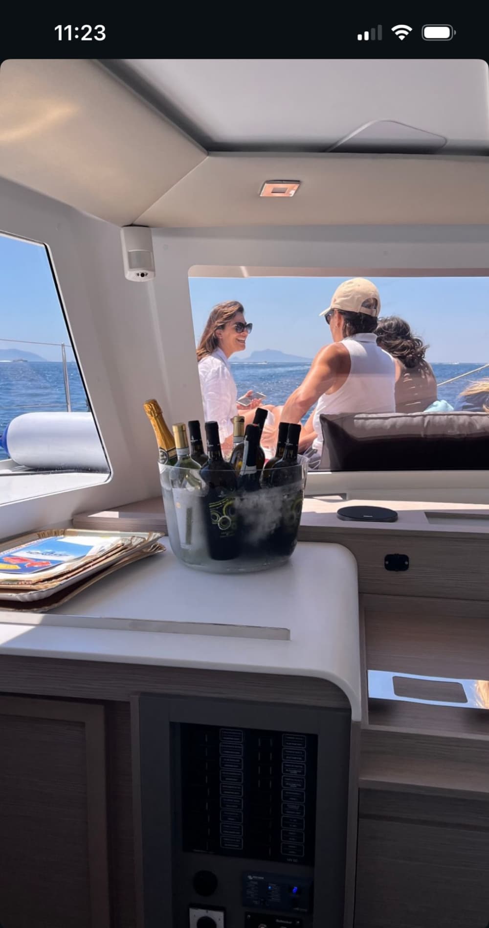 Croisière œnologique au coucher du soleil en catamaran – Golfe de Naples et Capri