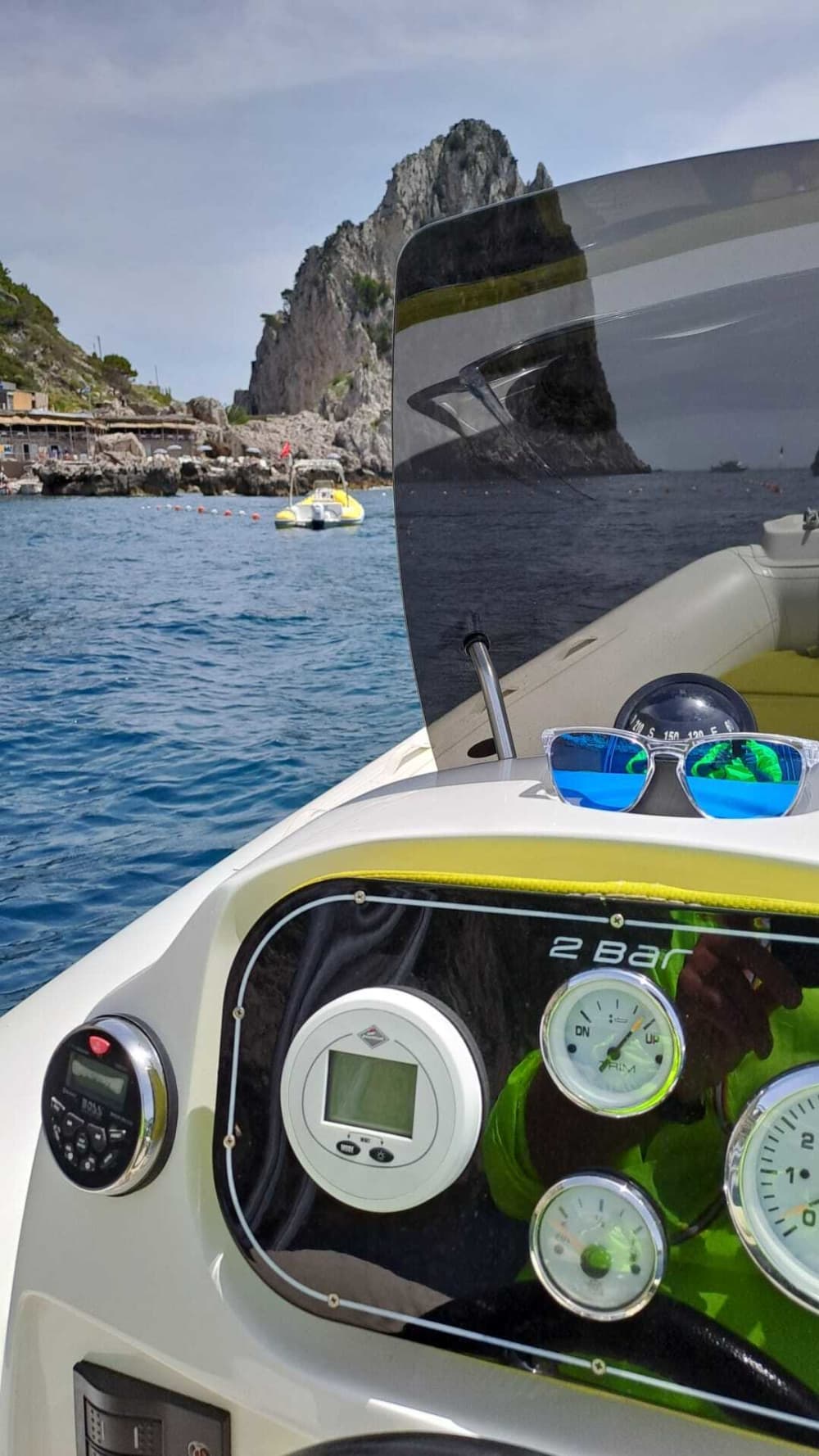 Capri en bateau – excursion d'une demi-journée sur l'île 2